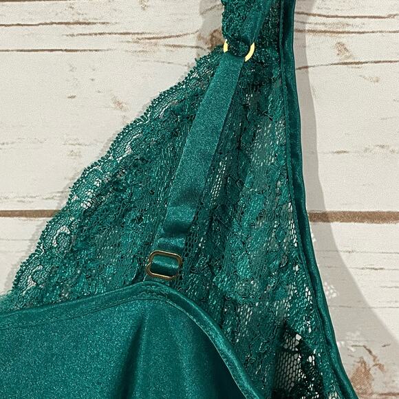 Victoria’s Secret Gold Label Lace Satin Gown - Green - Large - Picture 9 of 11